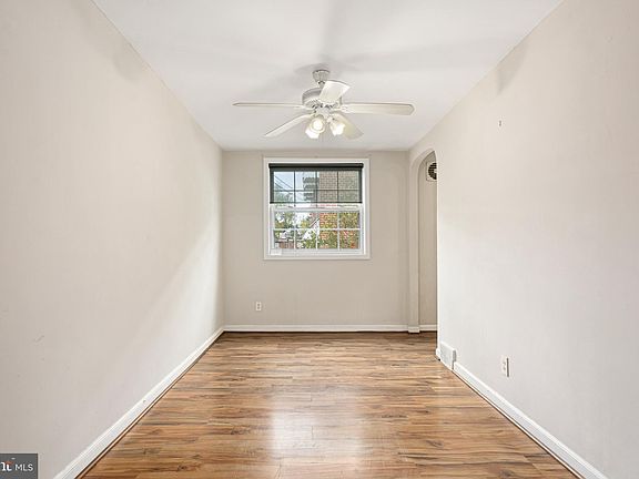 5th image of 7627 Elmwood Ave