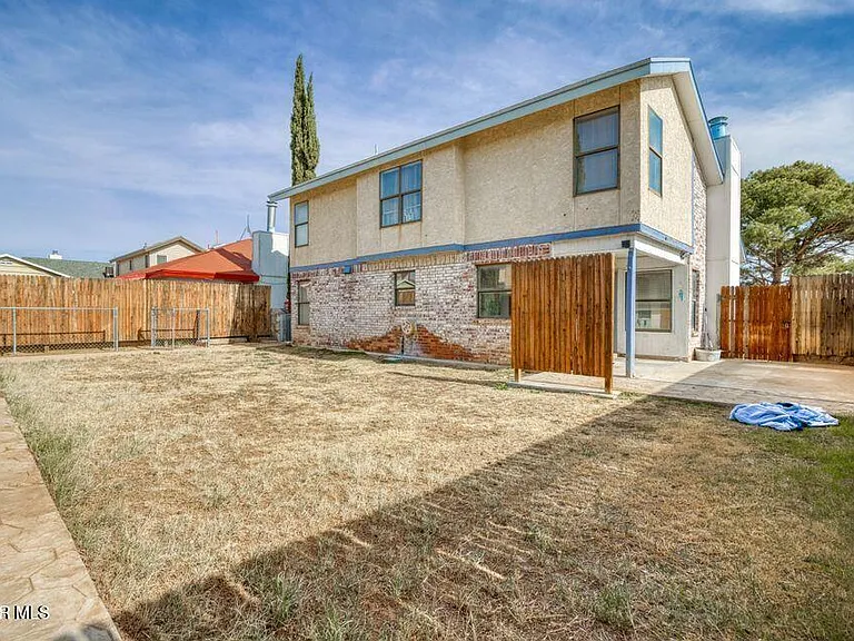 10901 Joe Dimaggio Cir — Photo 22