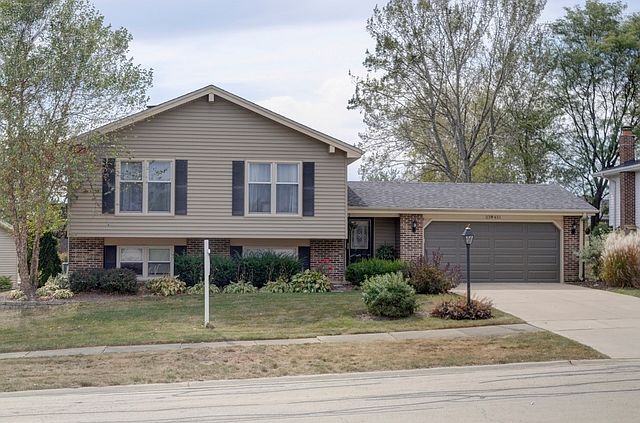 1st image of 23W451 Moraine Ct