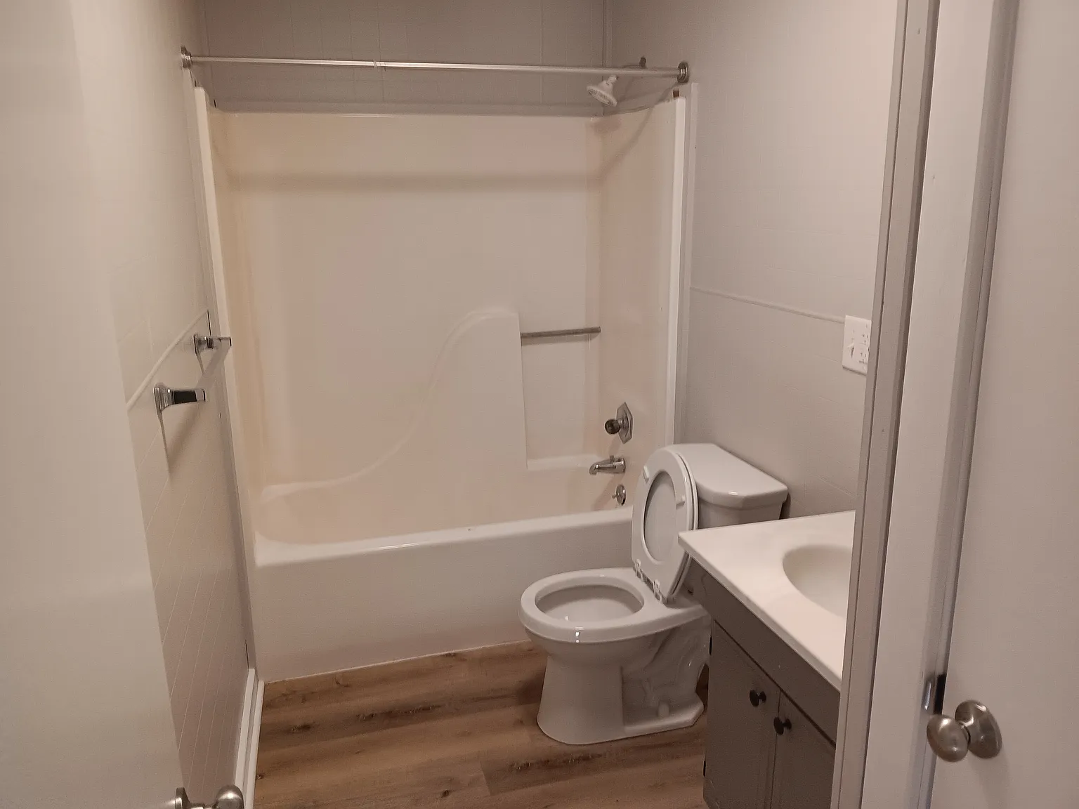 3 bed, 1100 sqft, $1,195 — Photo 3