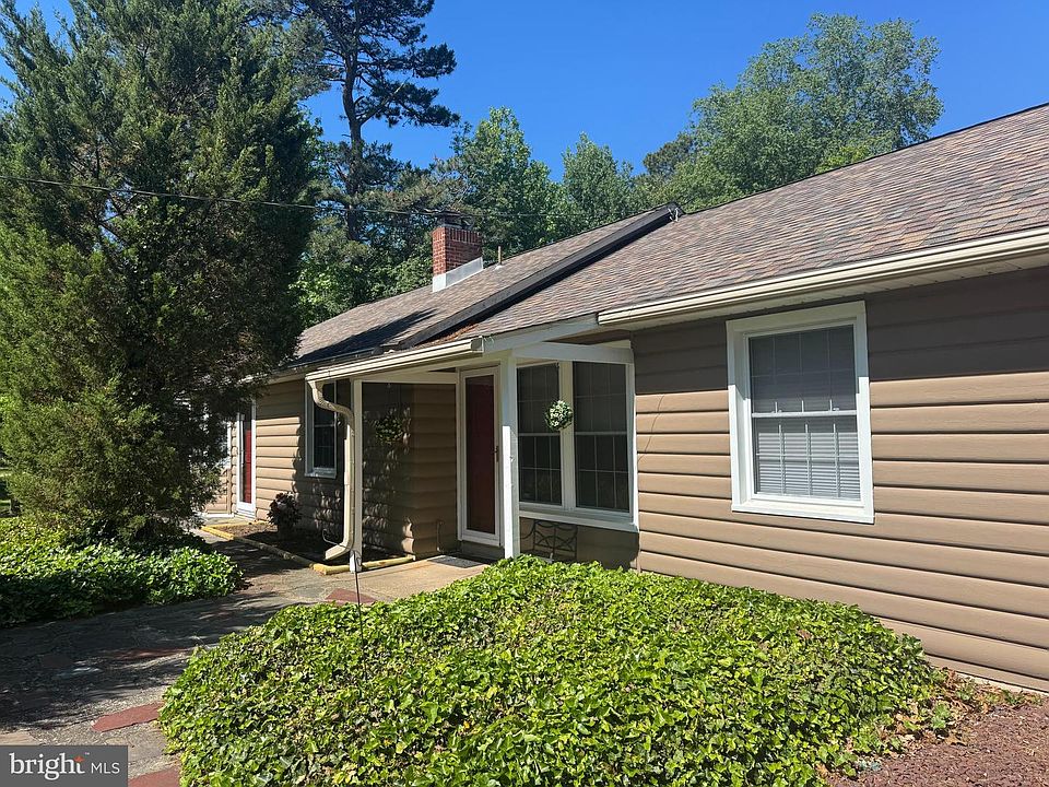 1st image of 216 Taunton Blvd