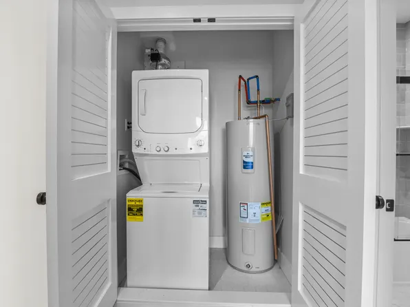 2021 Jones Road image 12 of 12