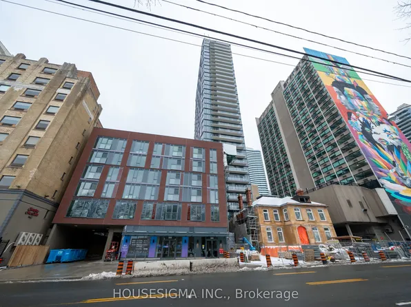 308 Jarvis St #214, Toronto, ON M5B 0E3