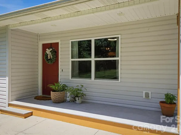 5926 Dysartsville Rd, Morganton, NC 28655