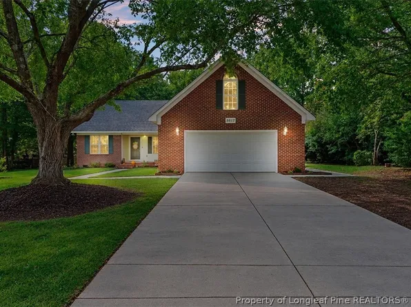 5617 Finish Line Dr, Hope Mills, NC 28348