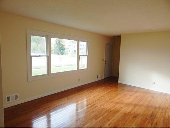 3rd image of 4460 Winnetka Ave N