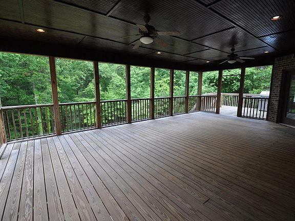 5th image of 428 Sterling Park Cir