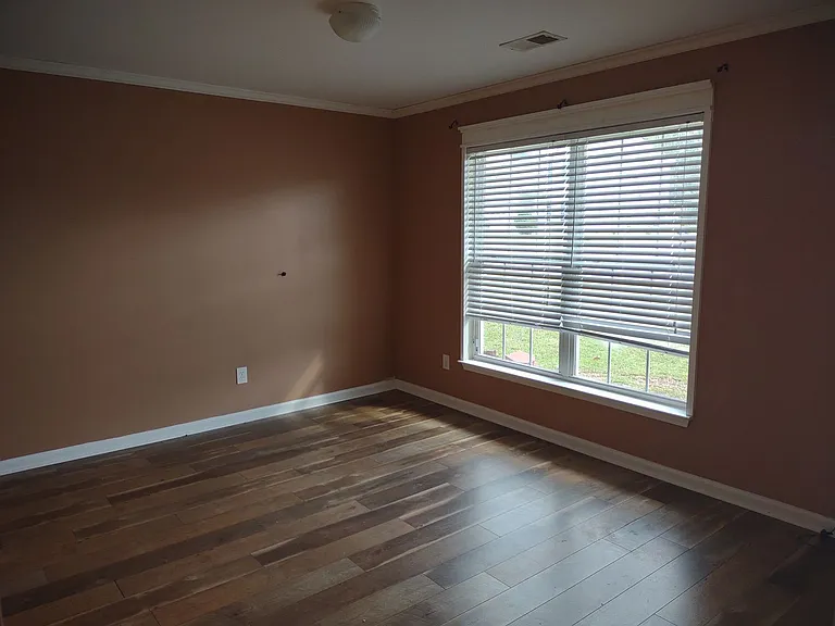 116 Rosecliff Cir — Photo 3