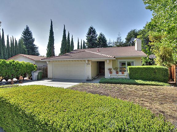 2nd image of 42959 Nido Ct