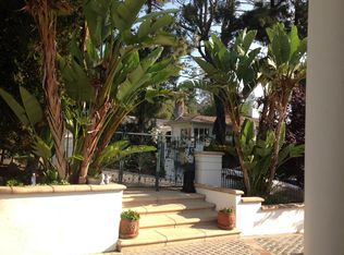 15656 High Knoll Rd, Encino, CA 91436