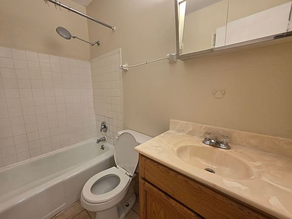 2nd image of 2069 N Cambridge Ave APT 212