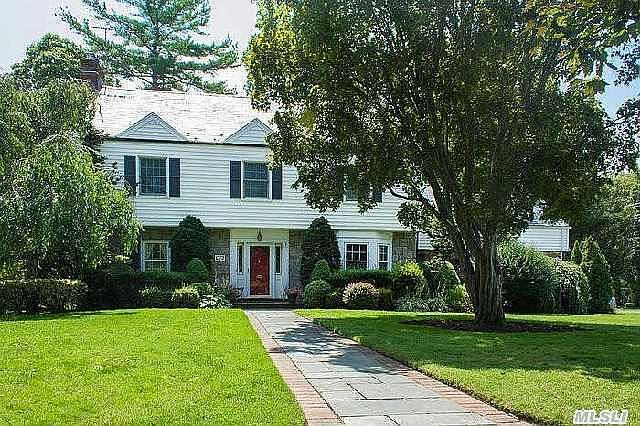 1st image of 10 Dogwood Ln