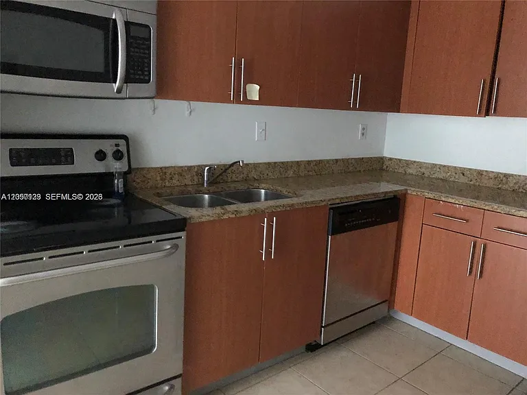 3300 NE 192nd St #5 — Photo 8