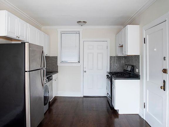 3rd image of 1054-56 W Lill Ave #56-2