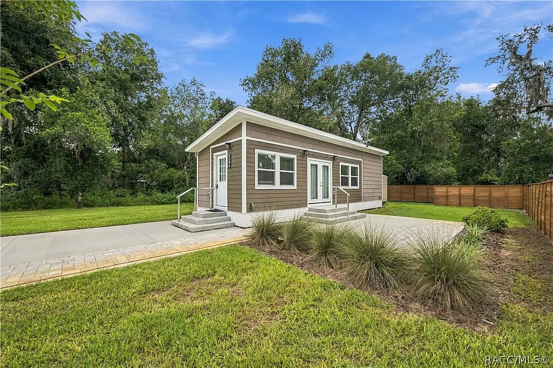 1 bed, 1.0 bath, 456 sqft, $1,350 — Photo 1