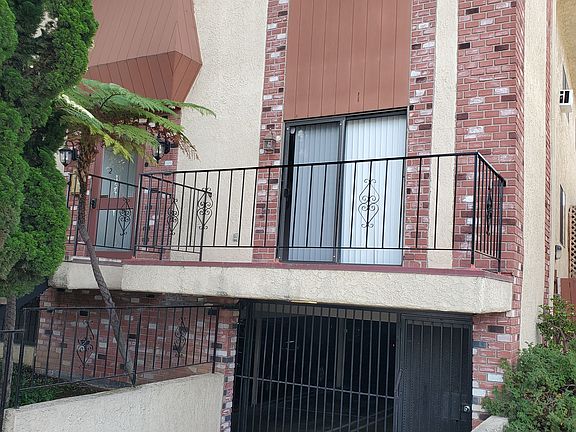 2nd image of 4031 McLaughlin Ave APT 3