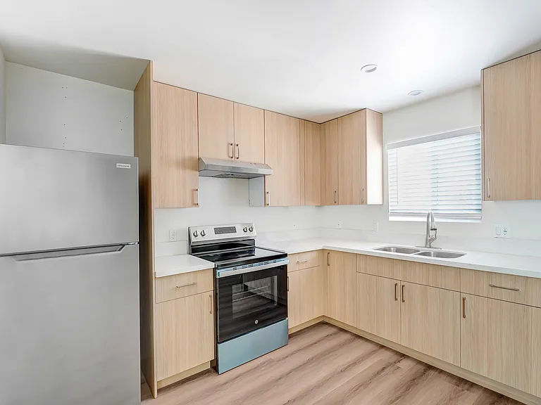 221 S Avenue 19 #225 — Photo 3