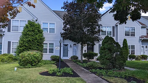 891 Sturbridge Ln Photo 1