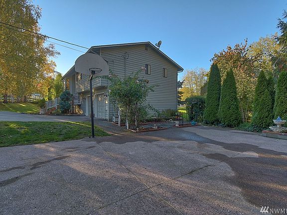 2nd image of 9223 156th St SE
