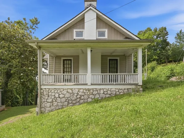 2 S Crest Rd, Chattanooga, TN 37404