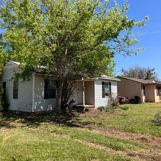 1st image of 1104 Fuller Cir