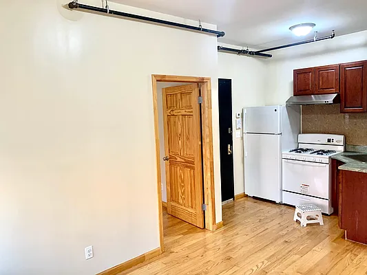 Rented by Roomeze | media 3