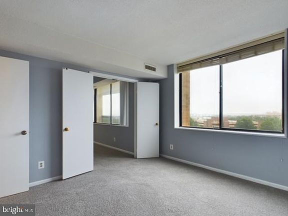 3rd image of 3713 George Mason Dr #916