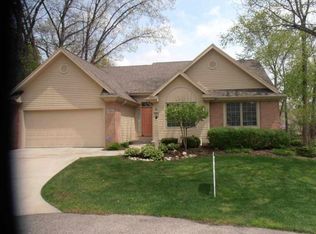 1230 Foxglove Ct, Mishawaka, IN 46545