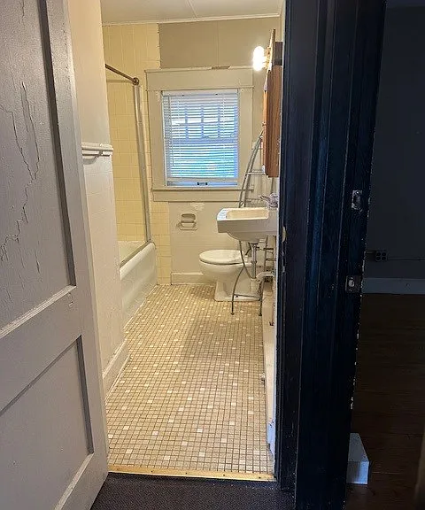 Upper level bathroom