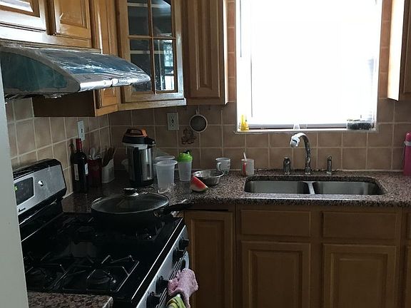 5th image of 239 Avenue Z #7