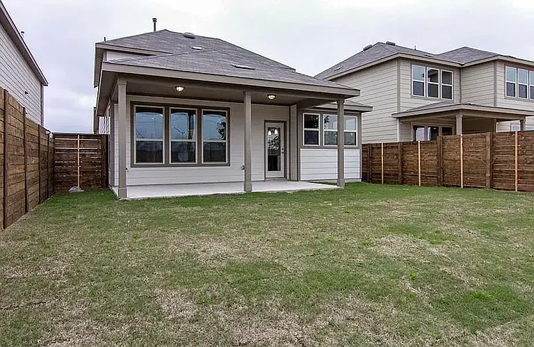 9205 Gynerium Dr — Photo 24