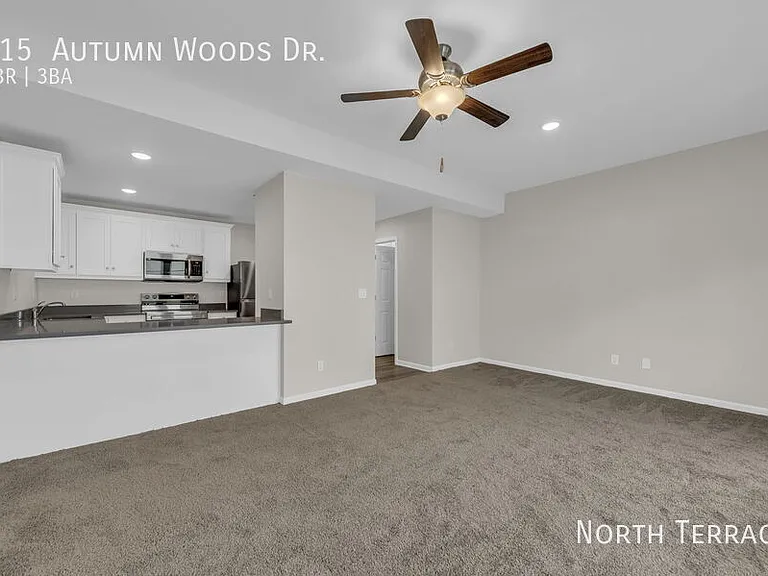 215 Autumn Woods Dr — Photo 5