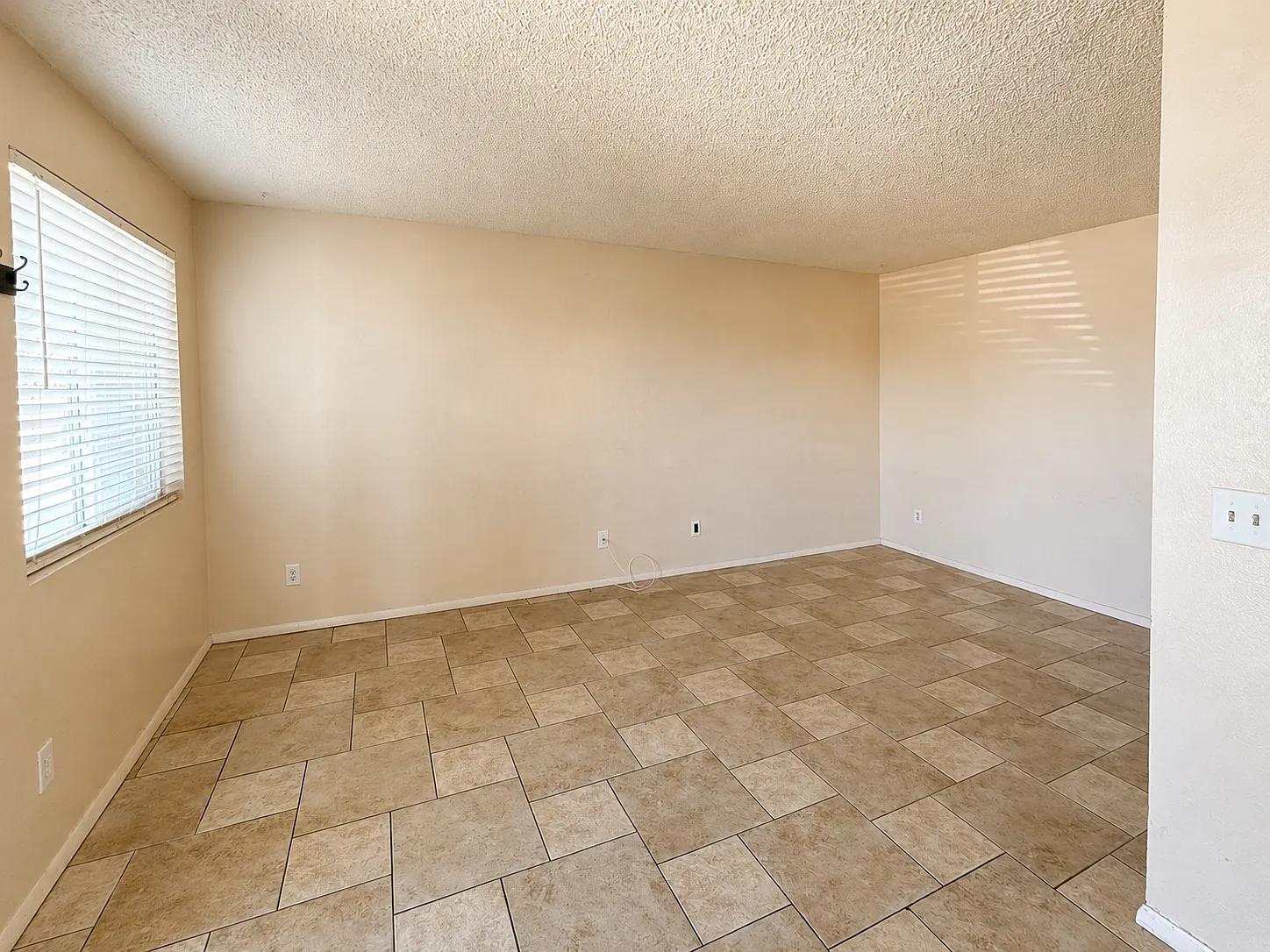 2 bed, 750 sqft, $1,175 — Photo 3