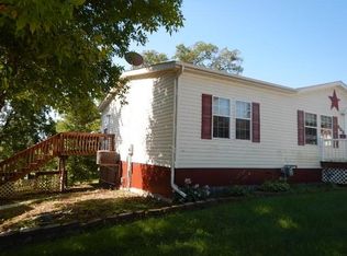 409 E Oak St, North English, IA 52316
