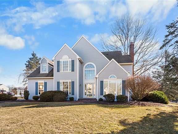2nd image of 1805 Clarendon Dr
