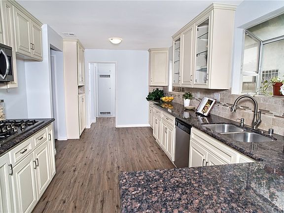 3rd image of 9713 Orion Ave