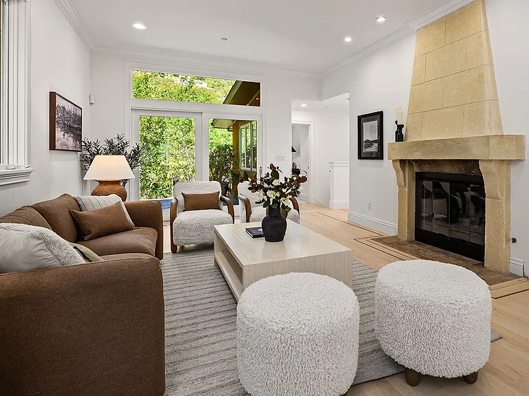 33 Acorn Way — Photo 11
