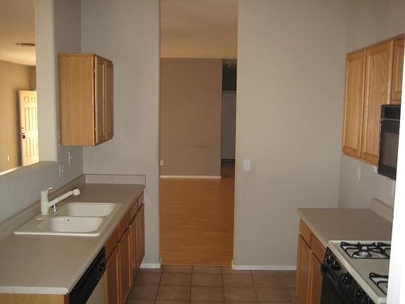 3rd image of 14272 N GIL BALCOME Court