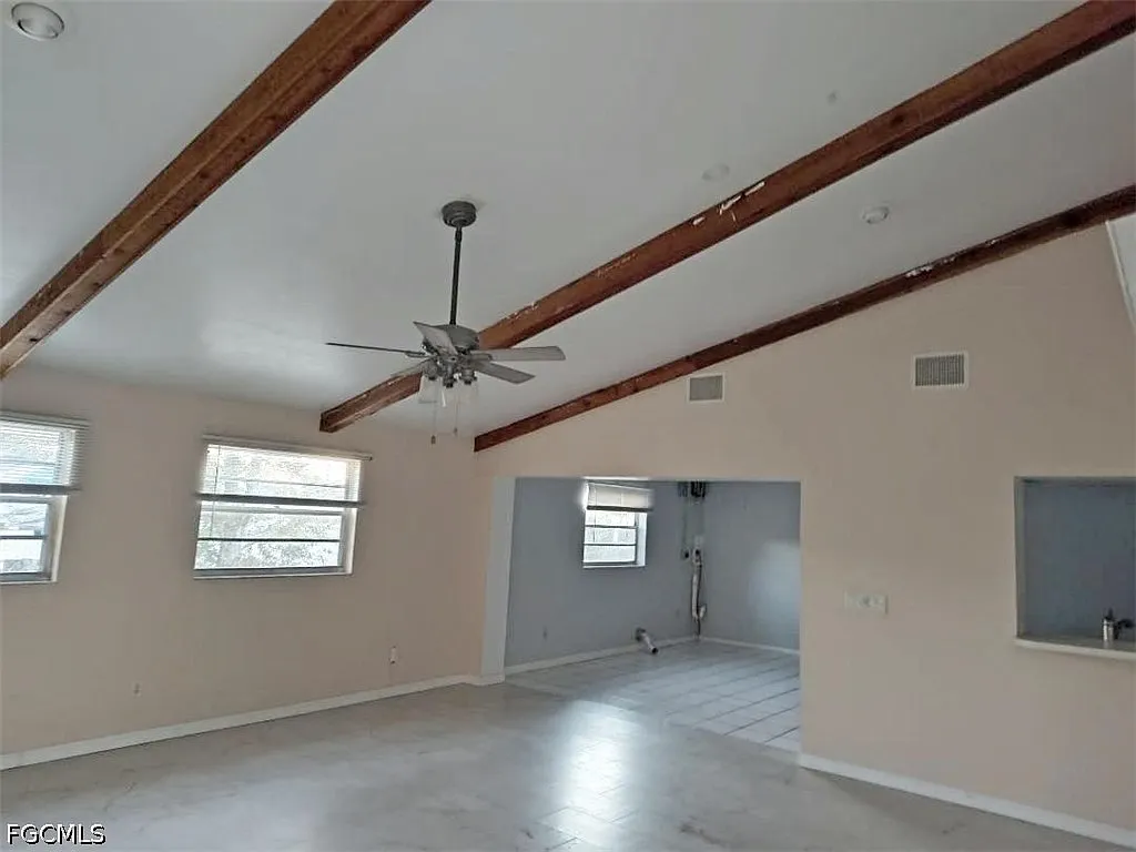1 bed, 1.0 bath, 1260 sqft, $1,450 — Photo 2