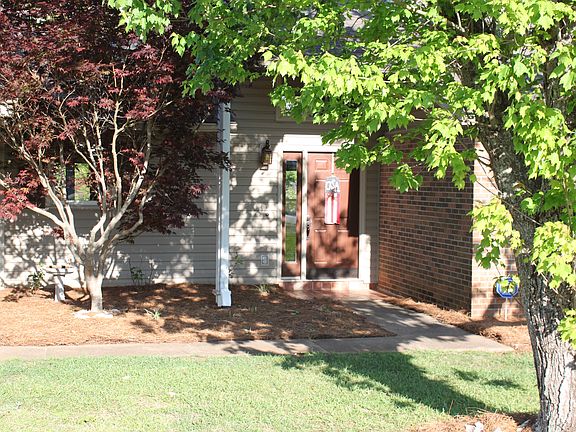 2nd image of 112 Palisades Dr