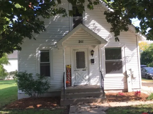 211 Locust St, Marengo, IL 60152