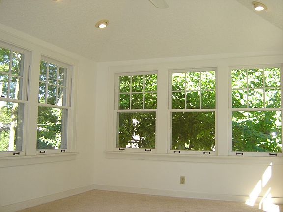 339 Maryland Sun Room