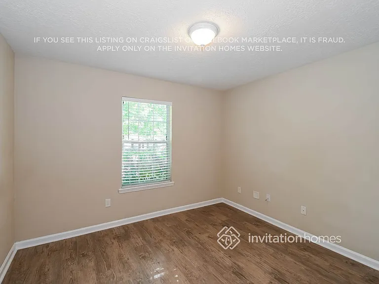 2433 Shelby Creek Rd W — Photo 8