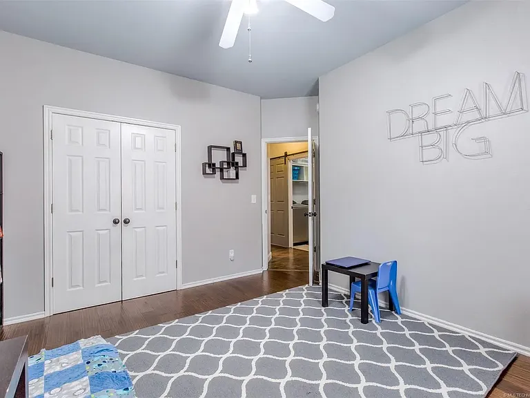 3901 W Canton St — Photo 6