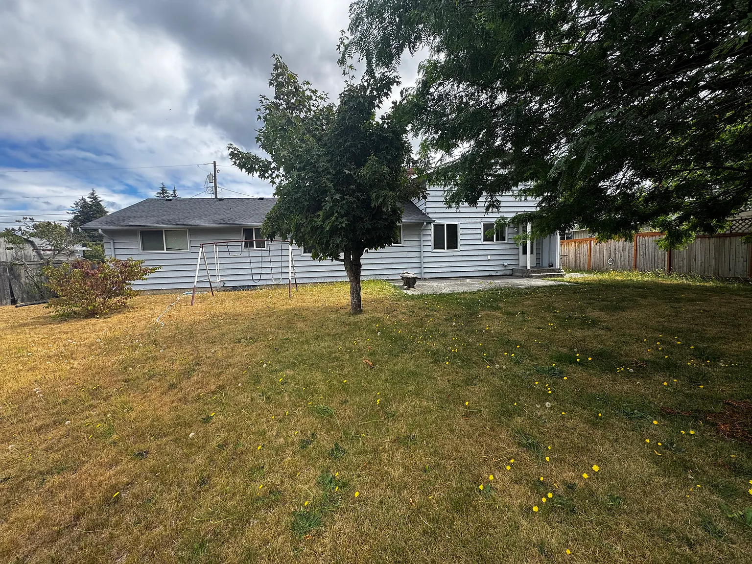 4 bed, 2.5 bath, 1957 sqft, $3,500 — Photo 2