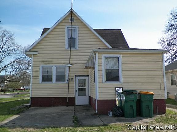 3rd image of 1121 E North St