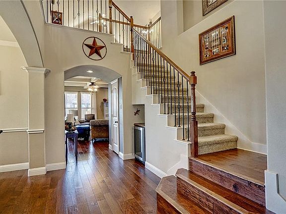 2nd image of 2936 Softwood Cir