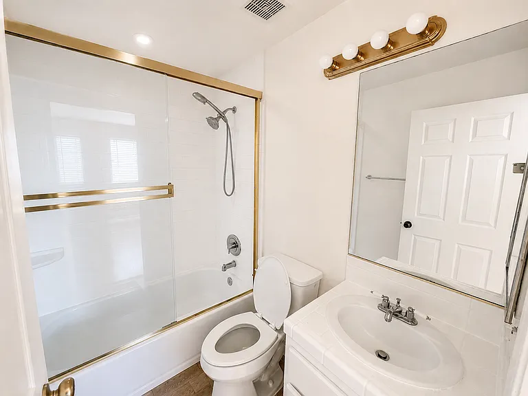 20606 Clark St — Photo 14