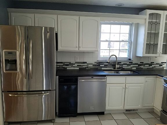 5th image of 68 Shannon Dr