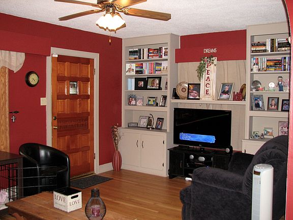 3rd image of 2205 Hart Ave